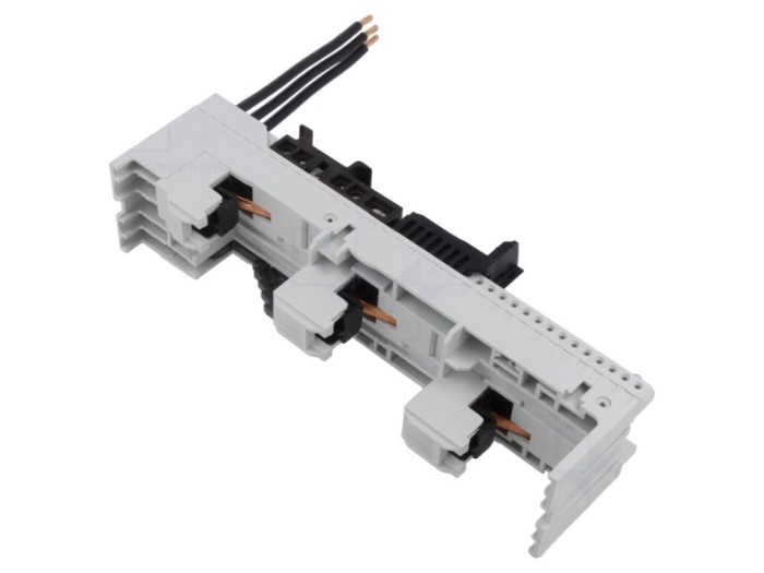 Adaptor busbar