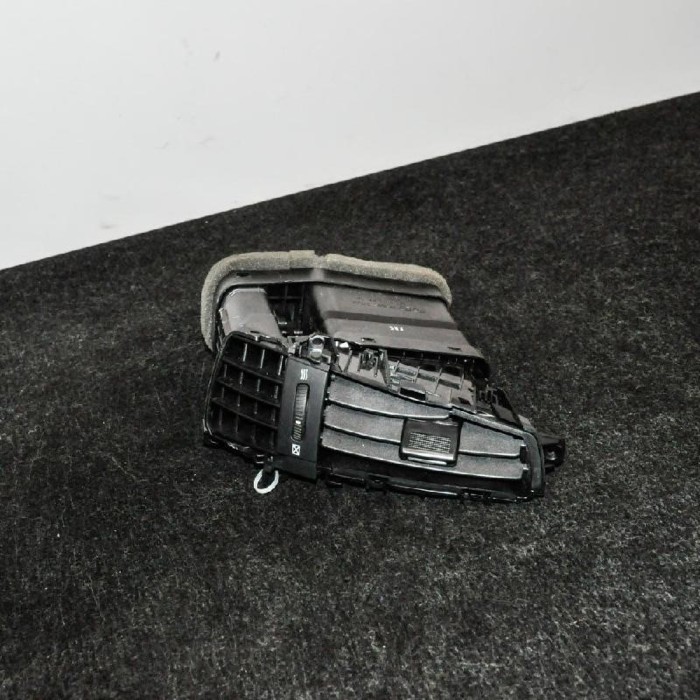 Gura de ventilație planșa de bord KIA CEE\&#039;D Hatchback ED 2011 2525705