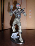 Figurina Hunk 18 cm Resident Evil NECA