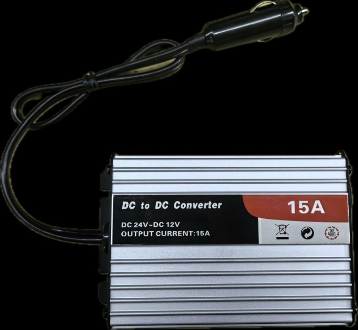 Aproape nou: Convertor de tensiune PNI CN15S intrare 24V iesire 12V curent 15A