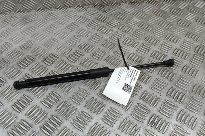 Amortizor capota st&acirc;nga față AUDI A4 Avant 8W5, B9 2017 OEM: 8W0823359B | 30378444
