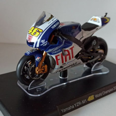 Macheta Yamaha YZR-M1 Valentino Rossi Campion MotoGP 2009 - Altaya 1/18