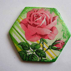 Magnet frigider hexagon trandafiri roz, magnet ipsos decoratiune 23636