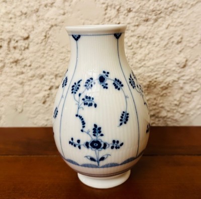 VAZA DIN PORTELAN- HEINRICH VILLEROY &amp;amp; BOCH - AMALIENBURG ECHT KOBALT H16,5CM foto
