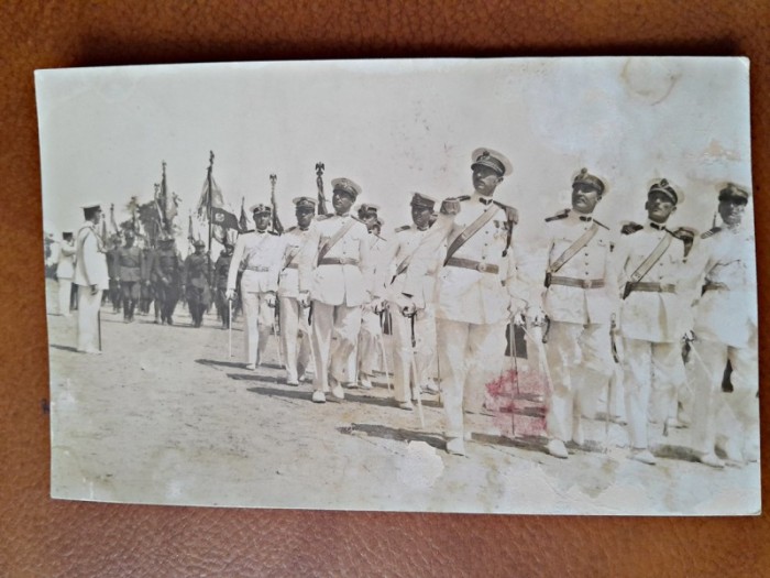 Fotografie parada militara, prim plan Carol al II-lea