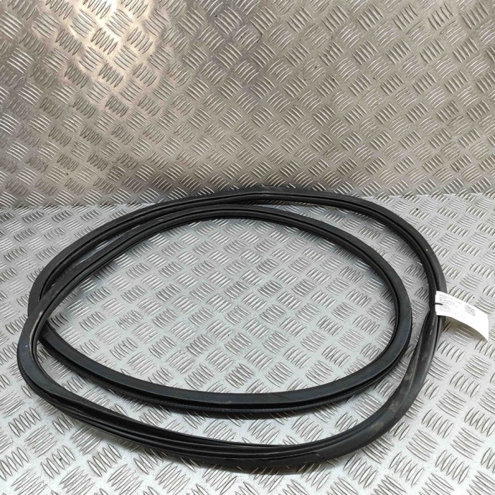 Garnitura ușă st&acirc;nga față AUDI Q7 4M 2020 OEM: 4M0831721D