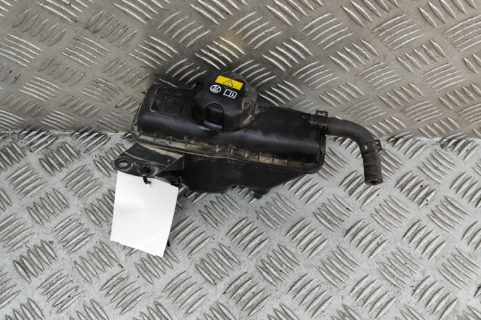 Vas de expansiune BMW 3 F30, F80 2015 OEM: 2284601 | 31426499