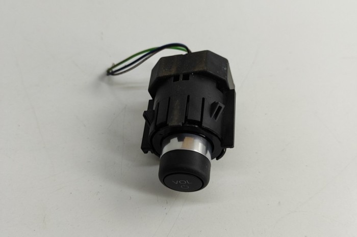 Buton player muzical FORD PUMA J2K, CF7 2024 OEM: R1TB-18K811-ACW | 29373089