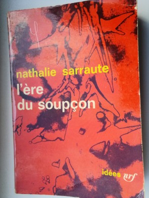 NATHALIE SARRAUTE - L&amp;#039;ERE DU SOUPCON foto