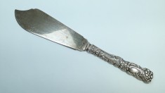 M Cutit vechi de prajitura, tort, ornamentat placat cu argint argintat prajituri