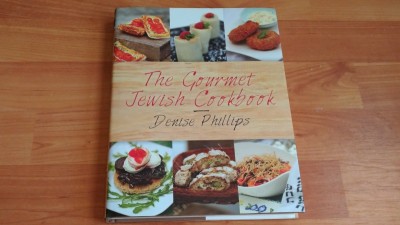 THE GOURMET TEWISH COOKBOOK- DENISE PHILLIPS foto