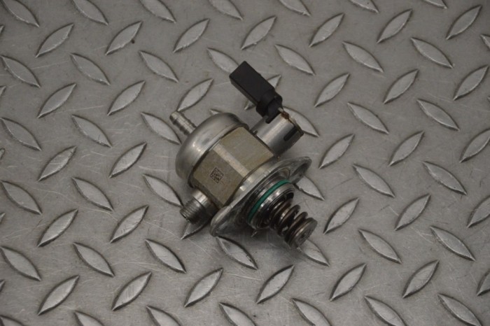 Pompa de combustibil PORSCHE 911 991 2016 OEM: Coupe | 21470609