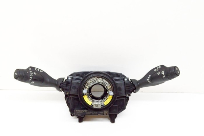 Maneta semnalizare ștergătoare VOLVO XC60 II 246 2017 OEM: 31443884 13551303
