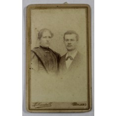 FOTOGRAF PAOLO CANTELLI , MILANO , CUPLU IN STUDIO , FOTOGRAFIE C.D.V. , SFARSITUL SEC. XIX