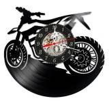 Ceas de perete decorativ Motocicleta Enduro / Cross, realizat din disc de vinil upcycled, model Moto Off-Road, negru, 30 cm