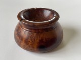 Scrumiera - lemn CEDRU - cu finisaje deosebite - secol 20