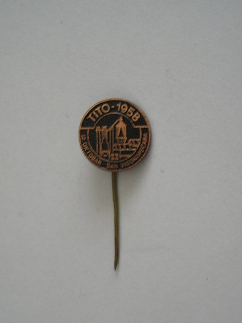 QW9 N7 10 - insigna - tematica industrie - fosta Jugoslavia - TITO - 1958
