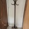 vechi cuier din lemn curbat tip Thonet