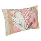 Pernă decorativă cu model frunze tropicale, margine din iută, 50x30 cm, ecru și roz, CMCLASS