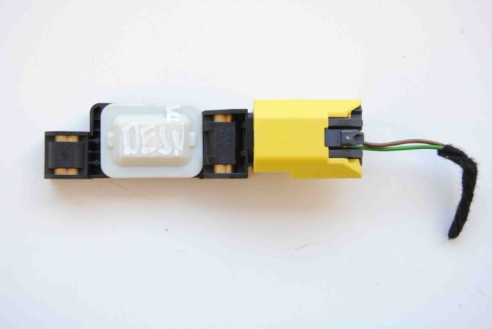 Senzor de impact dreapta spate PORSCHE CAYENNE 9PA 2005 OEM: 7L0909606B201743290605 | 1660254