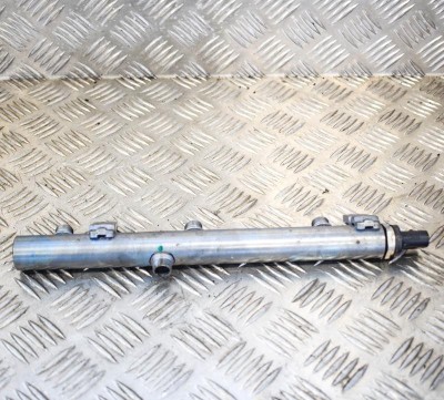 Rampa de combustibil dreapta MERCEDES-BENZ GLC C253 2018 OEM: B1045591 10008818 foto