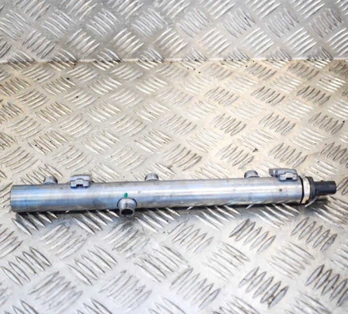 Rampa de combustibil dreapta MERCEDES-BENZ GLC C253 2018 OEM: B1045591 10008818