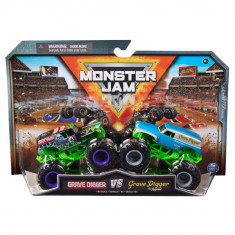 Set 2 masini, Monster Jam, Grave Digger Vs Grave Digger The Legend, 1:64, 20144309