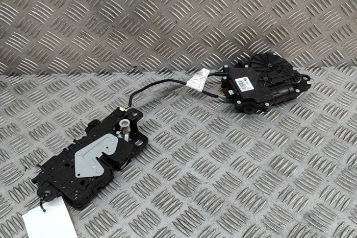 &Icirc;ncuietoare haion BMW X5 G05 2020 OEM: 7441630,7357112 30961408