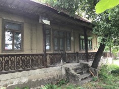 CASA TRADITIONALA ECOLOGICA CU TEREN 5790 MP SI PADURE 2 HA_PROPRIETAR foto