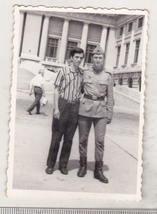 bnk foto Ploiesti - langa Palatul Culturii - 1975