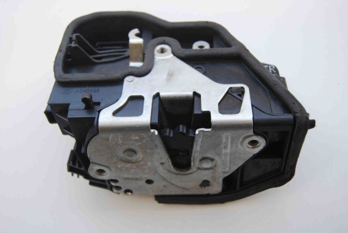 &Icirc;ncuietoare ușă dreapta spate BMW 7 E65, E66, E67 2007 OEM: 7167076 1874659