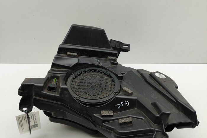 Subwoofer podea st&acirc;nga AUDI A5 Cabrio 8F7 2013 OEM: 8F0035382A | 31641440