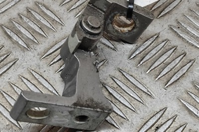 Balama ușă dreapta spate SKODA OCTAVIA III Combi 5E5 2014 OEM: 8K0831402E 22321892 foto