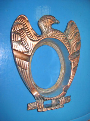 6178-Vultur suport metalic. Probabil cupru culoare bronz. foto