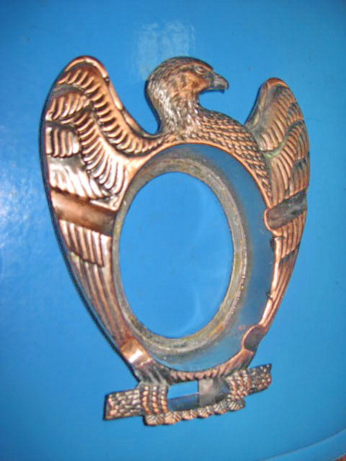 6178-Vultur suport metalic. Probabil cupru culoare bronz.