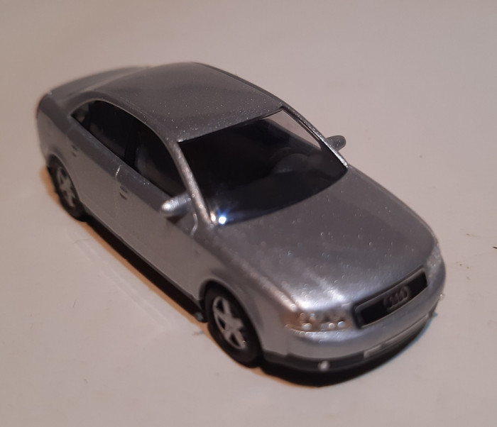 Audi A 4, 1/87