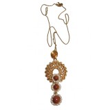 B31b. Pandantiv dama din fir auriu gilt, flori mobile, cu lantisor inclus