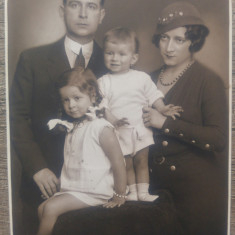 Portret familie cu copii// Julietta 1931, tip CP