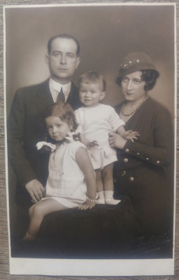 Portret familie cu copii// Julietta 1931, tip CP foto