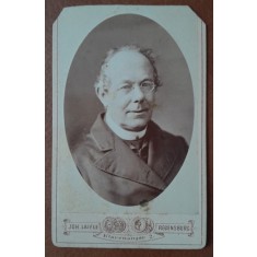 Fotografie tip CDV, barbat cu ochelari, inceput de secol XX