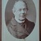 Fotografie tip CDV, barbat cu ochelari, inceput de secol XX