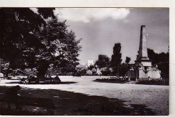 bnk cp Iasi - Obeliscul cu lei si teiul lui Eminescu in Copou - uzata