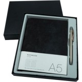 Agenda A5 nedatata + pix, CNX 163-25, neagra, 100 pagini, cutie cadou neagra