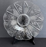 Platou vintage din cristal masiv taiat manual, ornamente geometrice (con de brad), piesa centrala pentru masa festiva, diametru 29 cm
