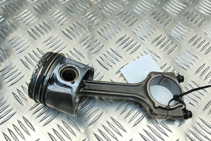 Piston FIAT DOBLO MPV 119_, 223_ 2010 OEM: 73502643,55208624 31521052