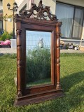 Oglindă veche, dimensiune mare, ramă de lemn.