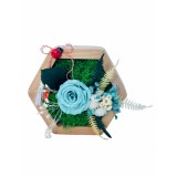 Aranjament floral hexagon cu licheni , mini roza si plante criogenate (Bleu, verde)