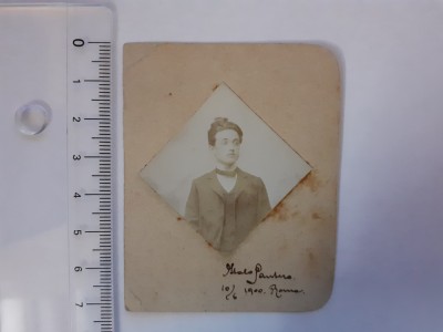 Fotografie cartonată cu bărbat din Roma &amp;icirc;n 1900 foto