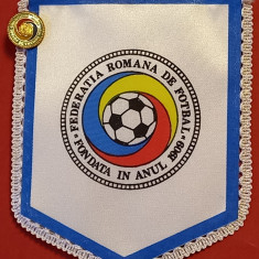 Fanion + insigna-fotbal ROMANIA (Federatia Romana de Fotbal)