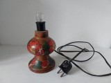 * Lampa de lemn pictat manual cu flori, veche / vintage, obiect de artizanat, rusitc, functionala, 18cm inaltime